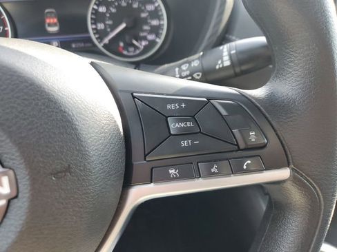 Used 2025 Nissan Sentra SV FWD image 27