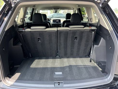 Used 2025 Volkswagen Atlas SE image 19