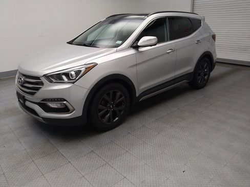 Used 2017 Hyundai Santa Fe Sport image 2