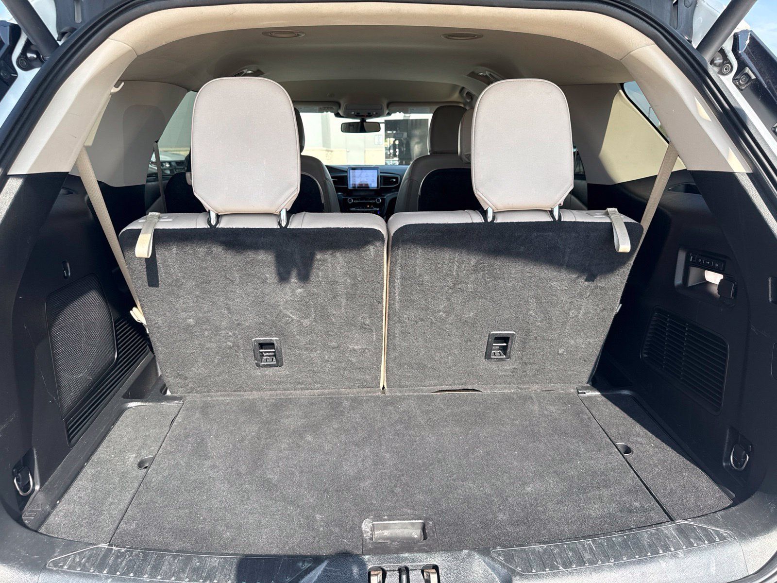 Used 2023 Ford Explorer Limited w/ Equipment Group 301A RWD image 23