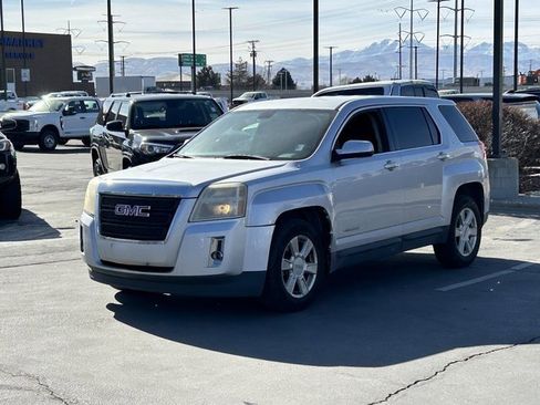 Used 2010 GMC Terrain SLE image 8