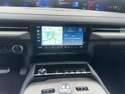 New 2026 Lincoln Navigator Reserve w/ Jet Appearance Package AWD/4WD image 16