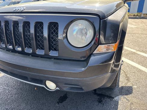 Used 2011 Jeep Patriot Latitude FWD image 20