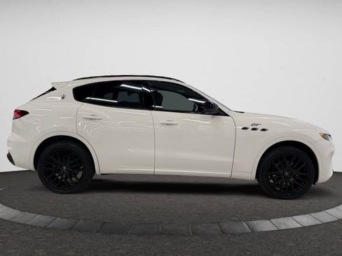 Used 2022 Maserati Levante GT image 10