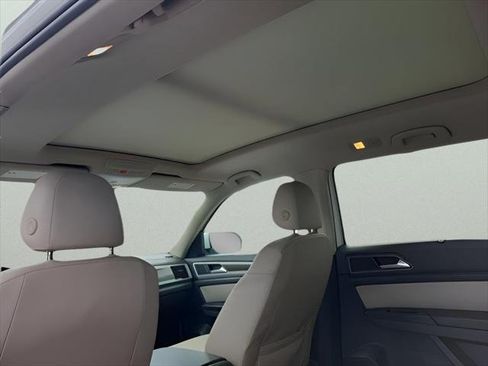 Used 2018 Volkswagen Atlas SEL FWD image 17