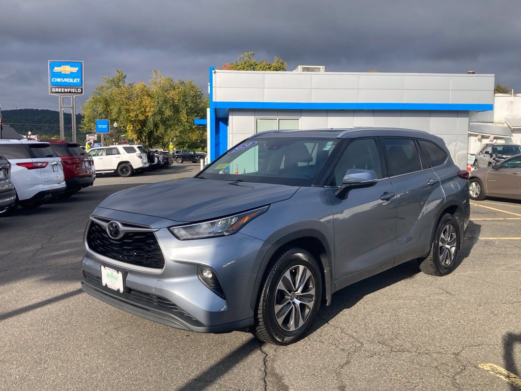 Used 2020 Toyota Highlander XLE AWD/4WD image 32