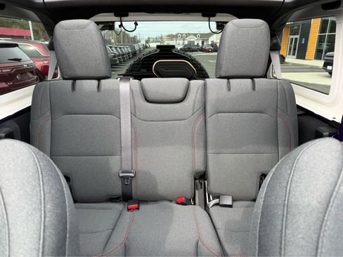 Used 2026 Jeep Wrangler Unlimited Rubicon w/ Xtreme 35 Tire Package image 29