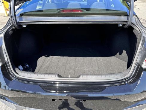 Used 2023 Hyundai Elantra SE FWD image 8