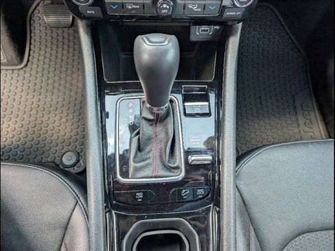 Used 2024 Jeep Compass Trailhawk image 13