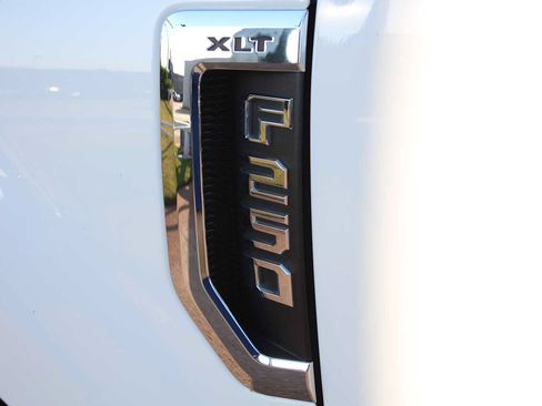 Used 2021 Ford F250 XLT w/ FX4 Off-Road Package AWD/4WD image 6