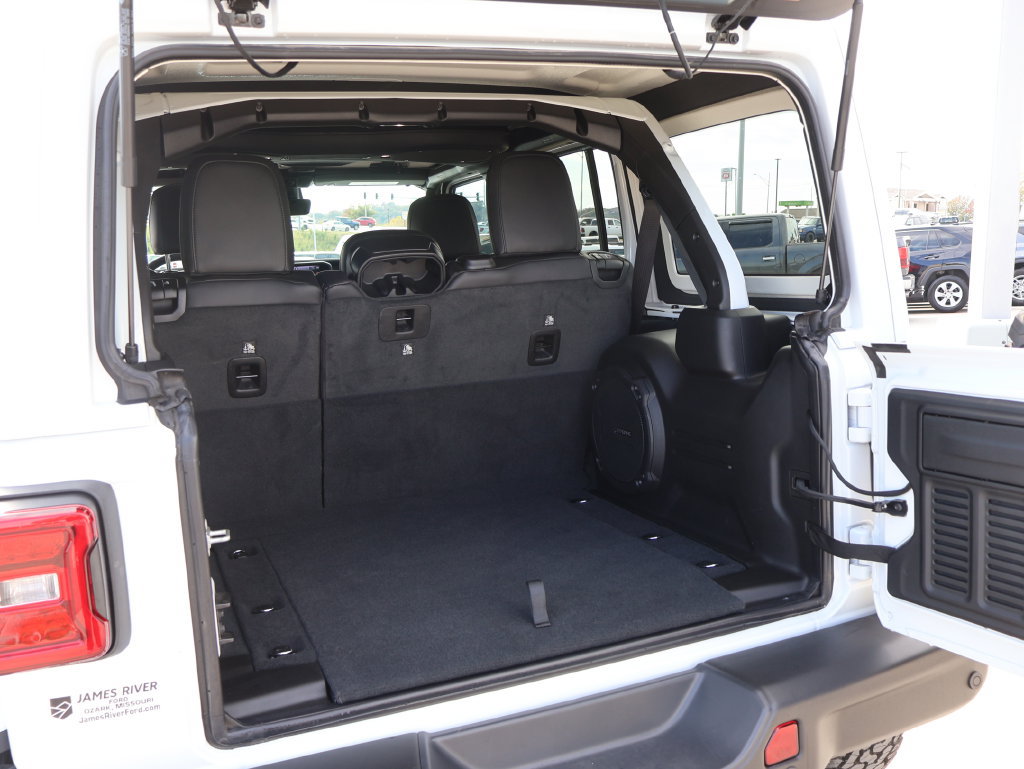 Used 2026 Jeep Wrangler Unlimited Rubicon AWD/4WD image 15