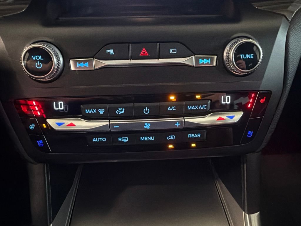 Used 2020 Ford Explorer Limited w/ Hybrid Equipment Group 310A AWD/4WD image 90