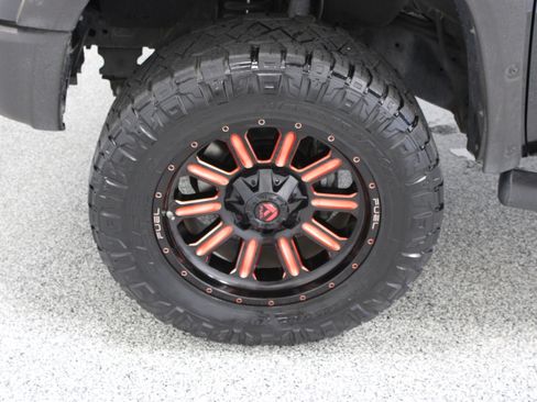 Used 2019 Toyota Tundra SR5 w/ SR5 Upgrade Package AWD/4WD image 12