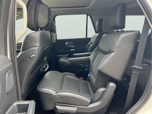 New 2026 Ford Expedition Platinum AWD/4WD image 17