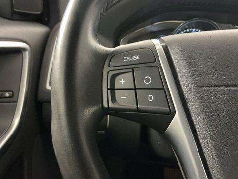 Used 2015 Volvo XC60 T5 Premier w/ Proximity Package image 14