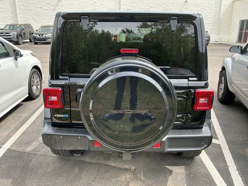 Used 2021 Jeep Wrangler Unlimited Sahara w/ Cold Weather Group image 8