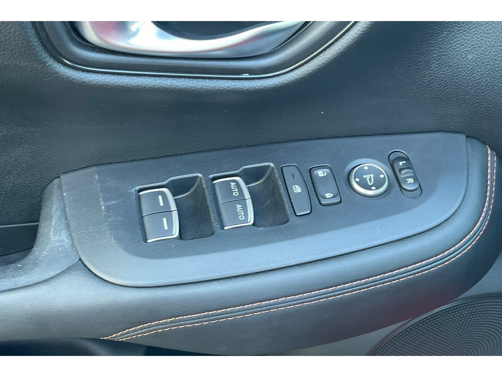 Certified 2025 Honda HR-V Sport image 12