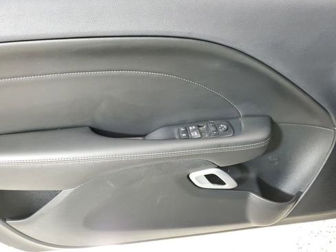 Used 2015 Dodge Challenger R/T Scat Pack w/ Leather Interior Group RWD image 12
