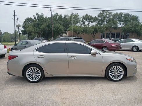Used 2016 Lexus ES 350 w/ Luxury Package w/Wood Trim FWD image 6