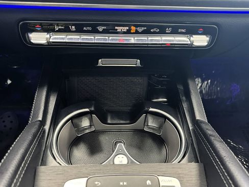 Used 2020 Mercedes-Benz GLE 350 4MATIC w/ Premium Package image 33