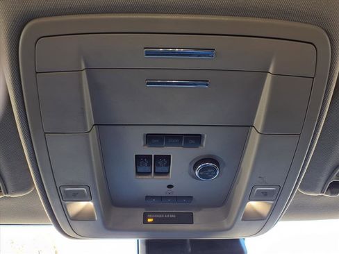 Used 2020 Chevrolet Suburban Premier image 19