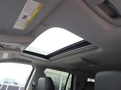 Used 2019 Cadillac Escalade Luxury image 12