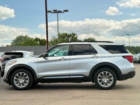 Certified 2025 Ford Explorer Active w/ Active Comfort Package AWD/4WD image 42