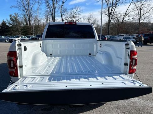Used 2024 RAM 2500 Laramie AWD/4WD image 9