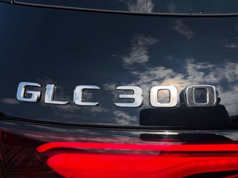Used 2026 Mercedes-Benz GLC 300 4MATIC image 9