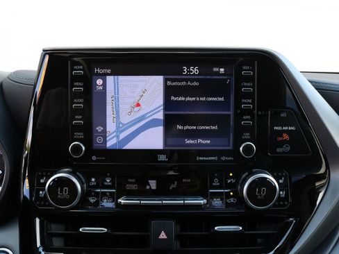 Used 2021 Toyota Highlander Limited AWD/4WD image 30
