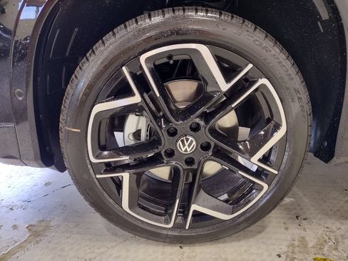 New 2026 Volkswagen Tiguan SEL R-Line AWD/4WD image 5