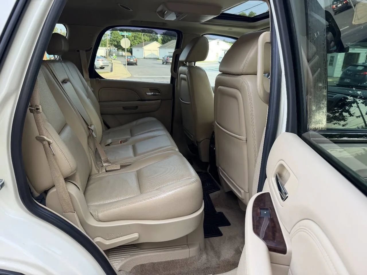 Used 2009 Cadillac Escalade 4WD Hybrid image 36