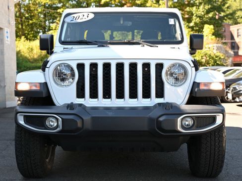 Used 2023 Jeep Gladiator Overland image 10