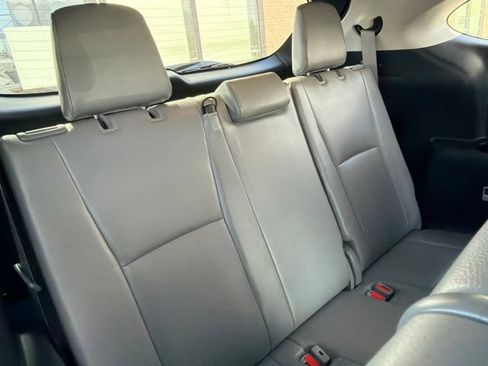 Used 2022 Toyota Highlander XLE AWD/4WD image 35