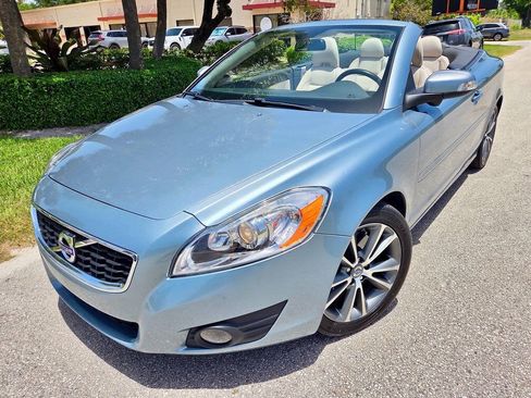 Used 2012 Volvo C70 T5 FWD image 3