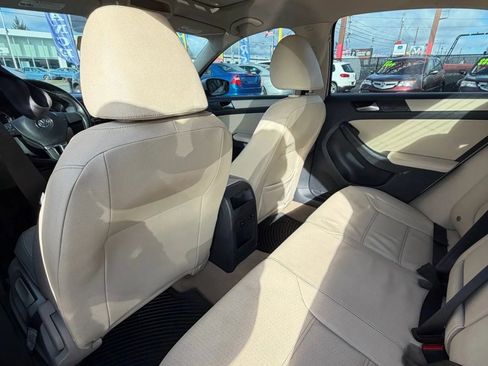 Used 2011 Volkswagen Jetta SE image 11