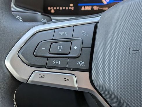 New 2026 Volkswagen Taos SE FWD image 25