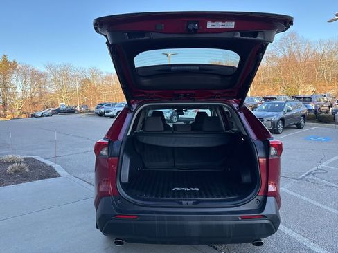 Used 2022 Toyota RAV4 XLE image 9