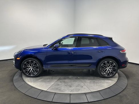 Certified 2026 Porsche Macan AWD/4WD image 2