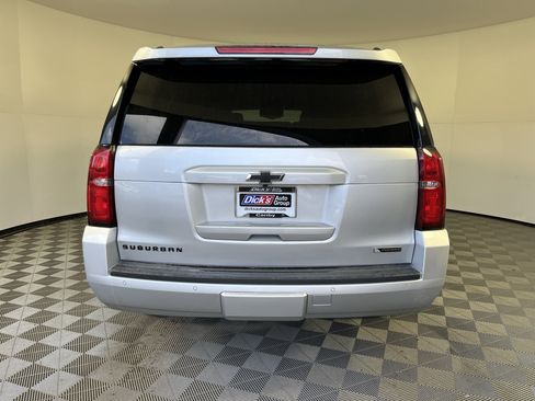 Used 2018 Chevrolet Suburban Premier image 3