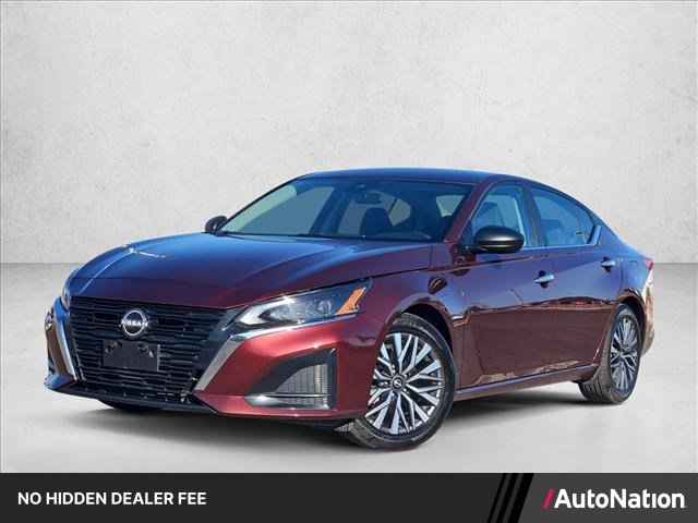 Used 2025 Nissan Altima 2.5 SV FWD image 1