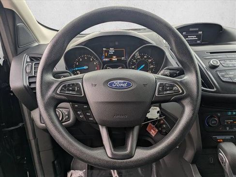 Used 2018 Ford Escape SE image 11