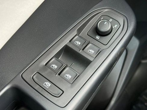 New 2026 Volkswagen Taos SE AWD/4WD image 15