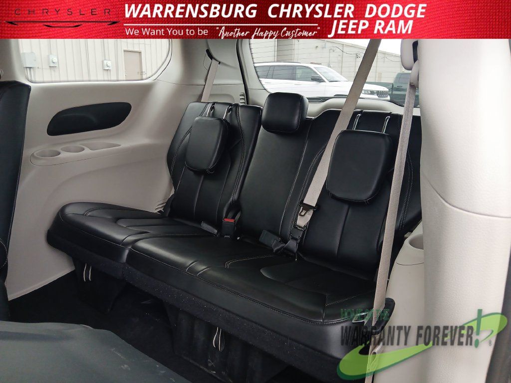 Used 2024 Chrysler Pacifica Limited FWD image 15