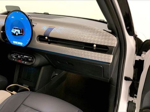 Certified 2025 MINI Cooper S image 23