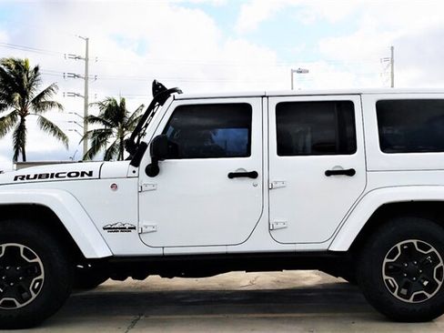 Used 2017 Jeep Wrangler Unlimited Rubicon AWD/4WD image 5