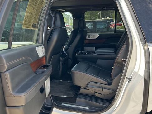 Used 2022 Lincoln Navigator L Black Label image 11