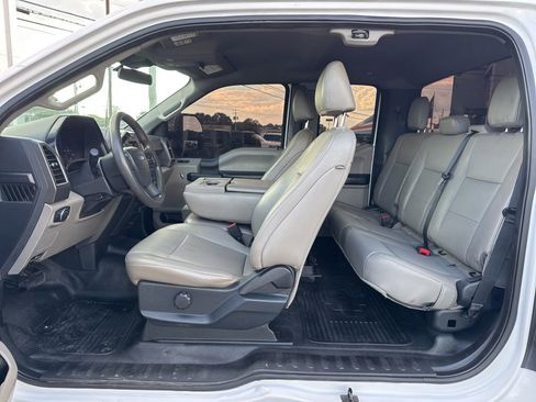 Used 2022 Ford F250 XL w/ Power Equipment Group image 27