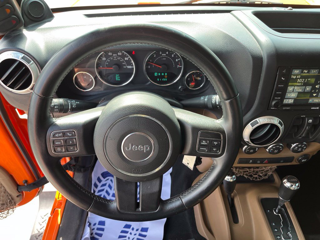 Used 2013 Jeep Wrangler Unlimited Rubicon w/ Connectivity Group AWD/4WD image 9