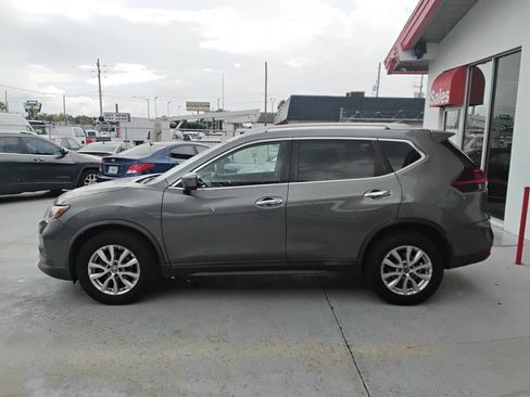 Used 2018 Nissan Rogue SV w/ Premium Package AWD/4WD image 6